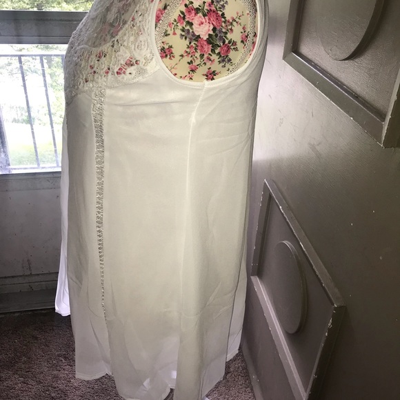 5⭐️LAST ONEHigh neck lace flowy dress ❗️ - Picture 6 of 8